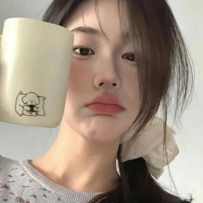 这名男子，捡到了人鱼。